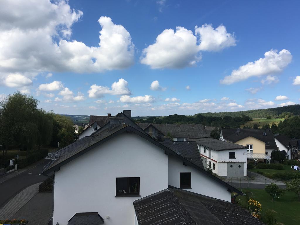 Big Ben'S Guesthouse Müllenbach Exterior foto