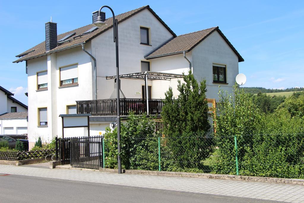 Big Ben'S Guesthouse Müllenbach Exterior foto